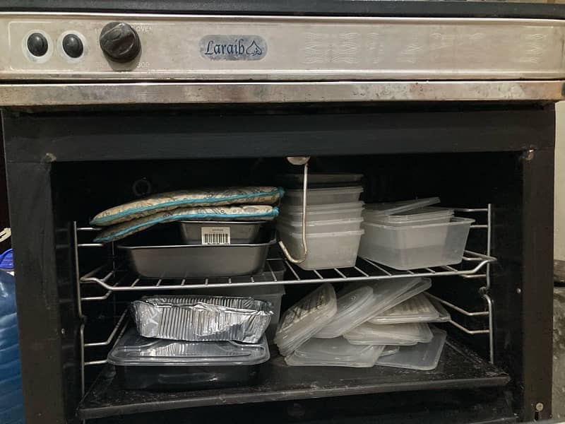 Slighty used good condition oven 1