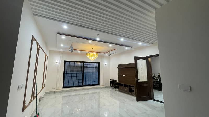10 MARLA PRIME LOCATOION BEATIFULL UPPER PORTION FOR RENT SECTOR C BAHRIA TOWN LAHORE 0