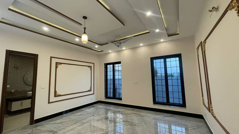 10 MARLA PRIME LOCATOION BEATIFULL UPPER PORTION FOR RENT SECTOR C BAHRIA TOWN LAHORE 7