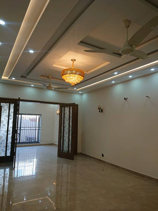 5 MARLA BEATIFULL HOUSE FOR SALE IN BB BLOCK BAHRIA TOWN LAHORE 1