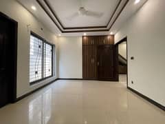 5 MARLA BEATIFULL HOUSE FOR SALE IN BB BLOCK BAHRIA TOWN LAHORE