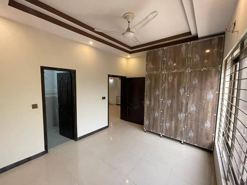 5 MARLA BEATIFULL HOUSE FOR SALE IN BB BLOCK BAHRIA TOWN LAHORE 9