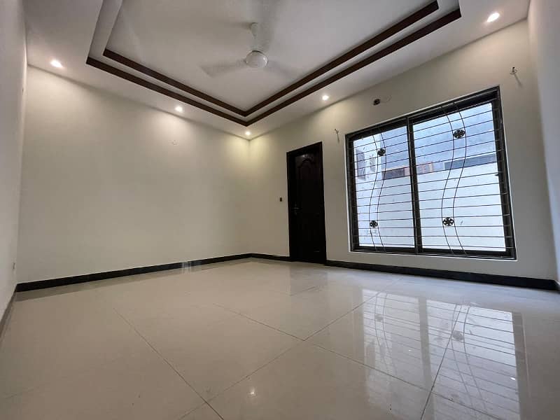 5 MARLA BEATIFULL HOUSE FOR SALE IN BB BLOCK BAHRIA TOWN LAHORE 14
