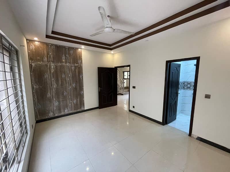 5 MARLA BEATIFULL HOUSE FOR SALE IN BB BLOCK BAHRIA TOWN LAHORE 16