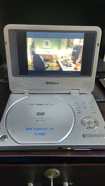 Cd DVD player with Screen 0