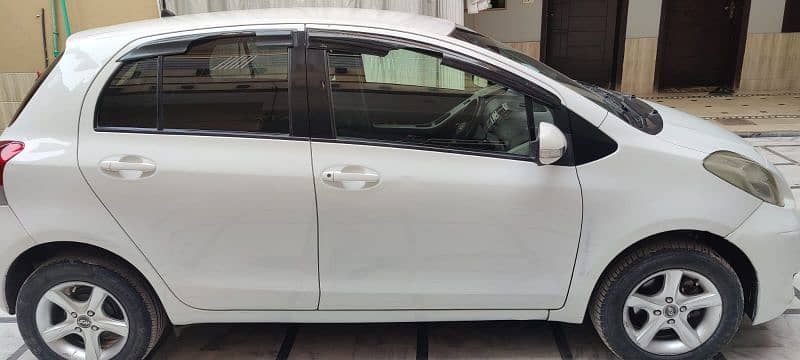 Toyota Vitz 2010/2014 white islambad registerd 4