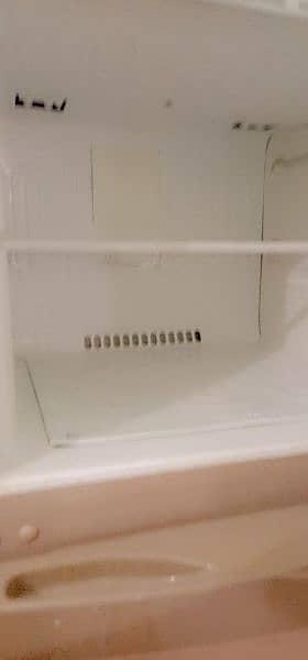 1 year used whirlpool fridge extra large size 3