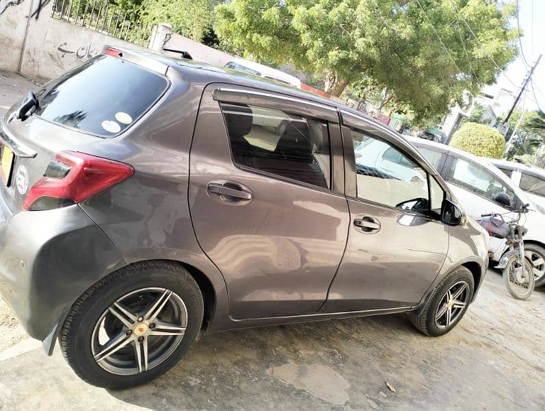 Toyota Vitz 2014 5