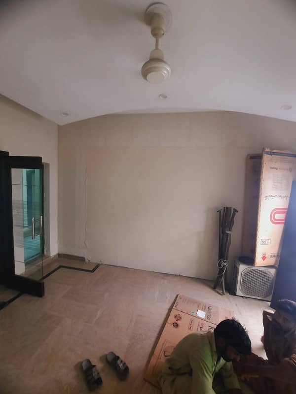 1 Kanal House Lower Portion Available for rent DHA phase 4 Main ghazi road 11