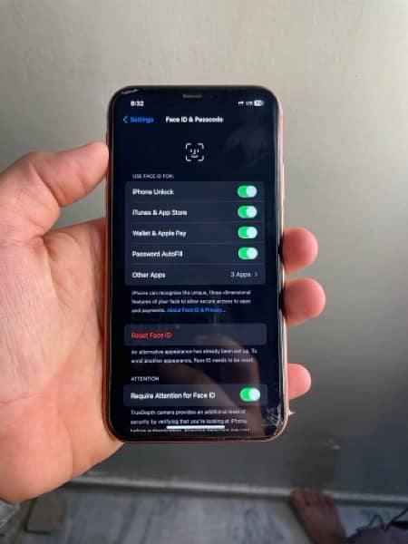 iPhone xr 64gb non approved 12