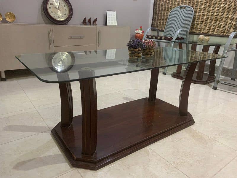 Center table with two side tables for sale, New and fresh condition 0