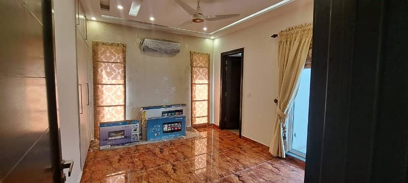 1 Kanal Slightly Used Fully Furnished Beautiful Bungalow For Sale 24