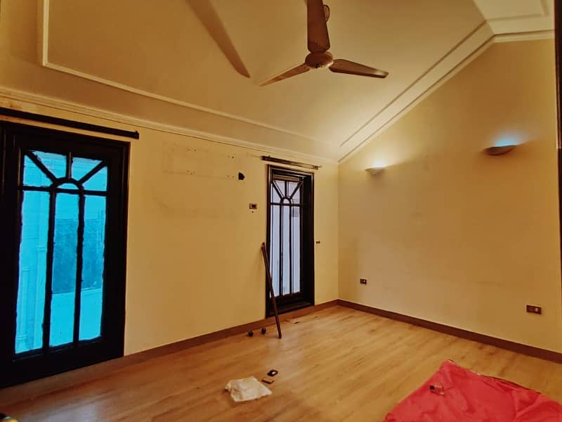 10 Marla Full House With Basement For Rent In DHA Phase 3 0