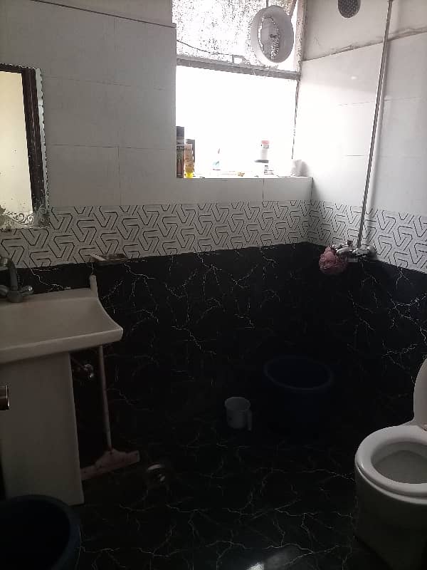 10 Marla Upper Portion For Rent In DHA Phase 1 1