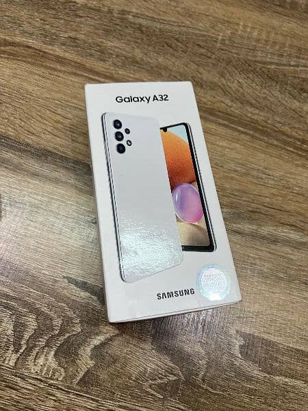 Samsung Galaxy A32 with box and charger - White Color 9