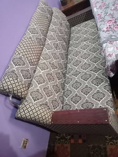 3 Seater sofa brand new condition contact me 03047174502 5
