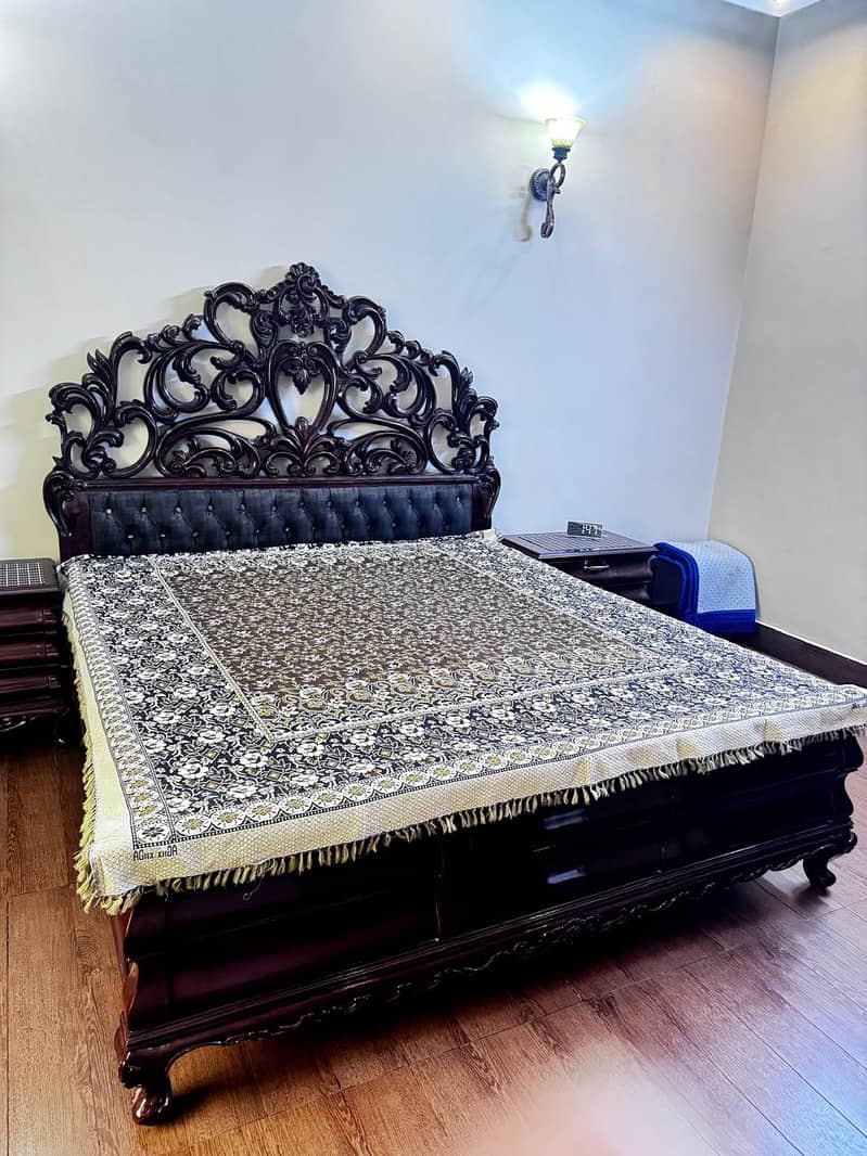 Shesham bed set/side tables/dressing table/double wooden bed set 0