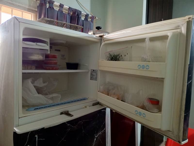 LG Ice Beam Door Cooling Refrigerator 2