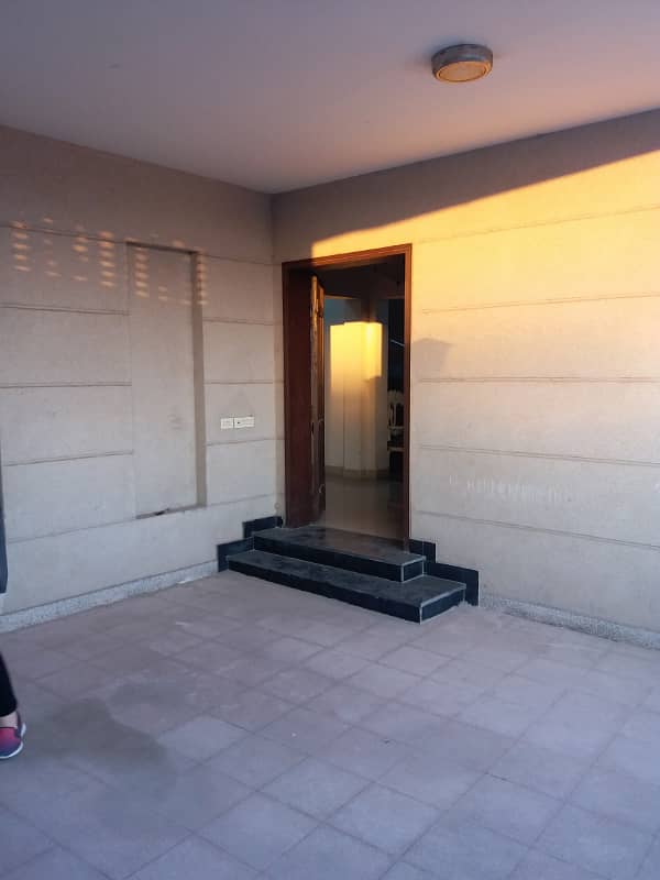 Askari 11, Sector B, 10 Marla, 4 Bed Luxury House For Sale. 1