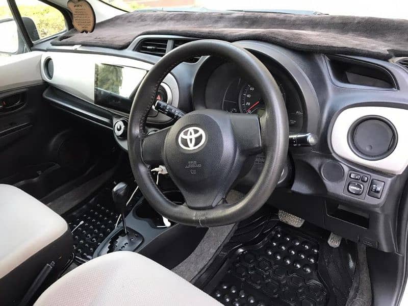 Toyota Vitz 2015 6