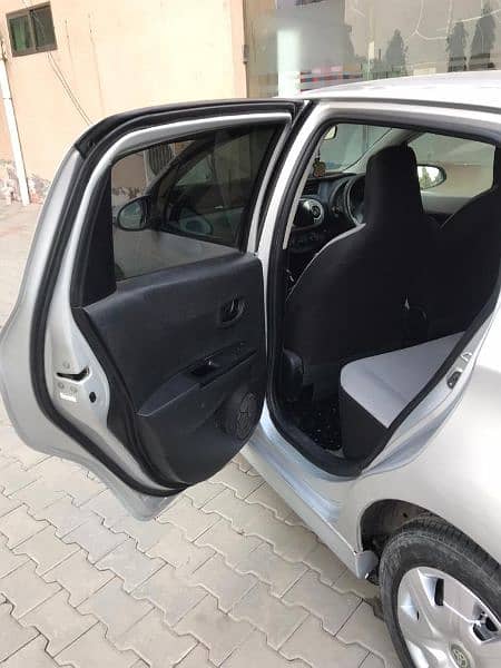 Toyota Vitz 2015 7