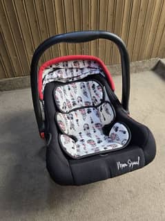 Mom Squad (Baby Carrier / Car seat] Condition 9/10 0