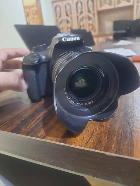 Canon 1200d with 18-55mm kit lens 1