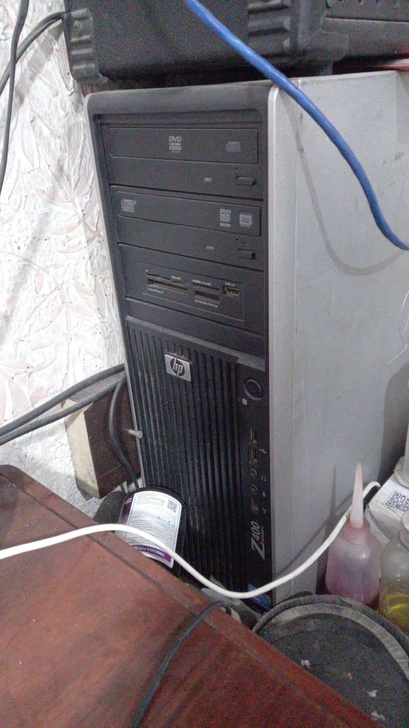 Hp z400 workstation 0