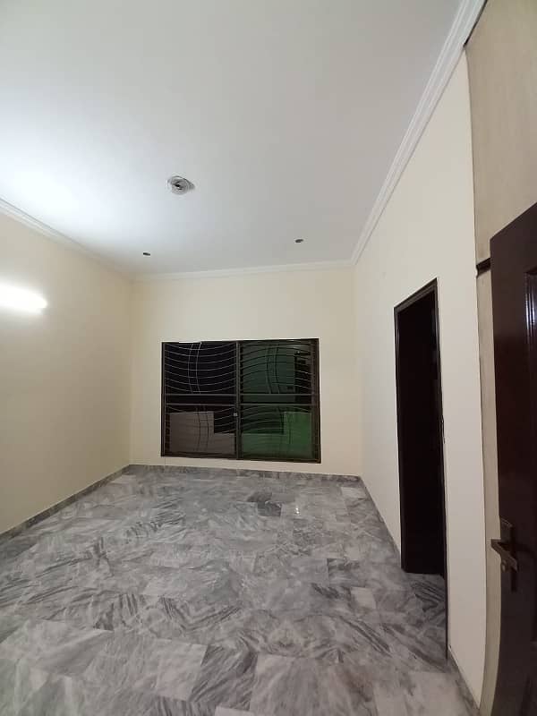 10 Marla Well Maintained Hot Location House Available For Sale In Wapda Town Phase 1 Lahore Block J2 2