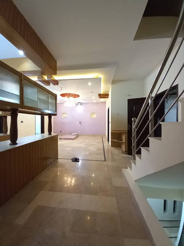 10 Marla Well Maintained Hot Location House Available For Sale In Wapda Town Phase 1 Lahore Block J2 5