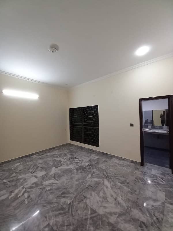 10 Marla Well Maintained Hot Location House Available For Sale In Wapda Town Phase 1 Lahore Block J2 8