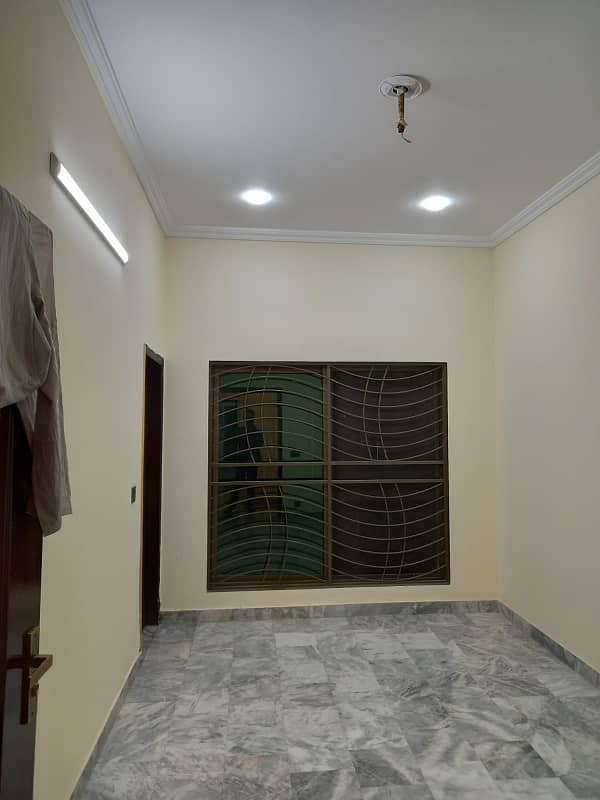 10 Marla Well Maintained Hot Location House Available For Sale In Wapda Town Phase 1 Lahore Block J2 9