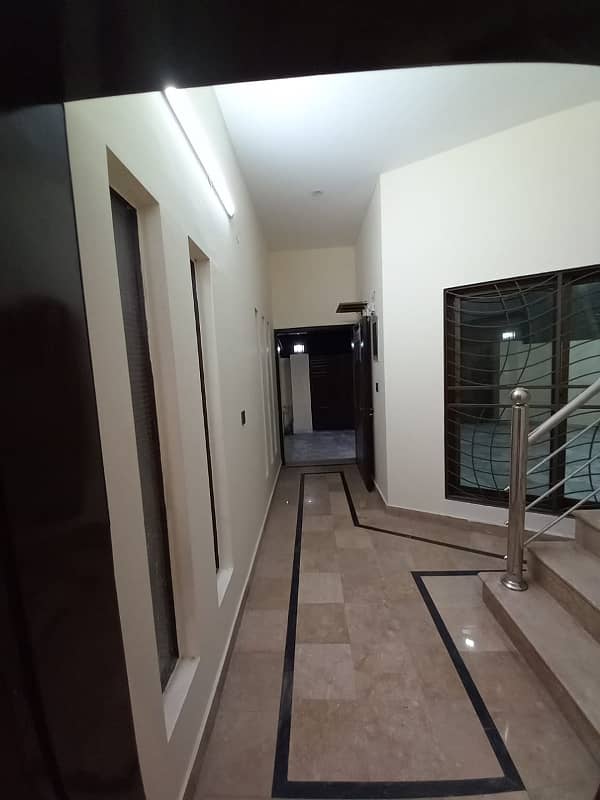 10 Marla Well Maintained Hot Location House Available For Sale In Wapda Town Phase 1 Lahore Block J2 33