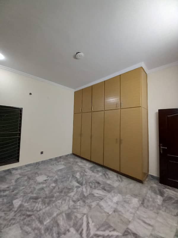 10 Marla Well Maintained Hot Location House Available For Sale In Wapda Town Phase 1 Lahore Block J2 35