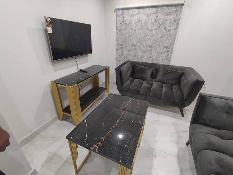 One bedroom luxury apartment for rent on daily basis in bahria town lahore 2
