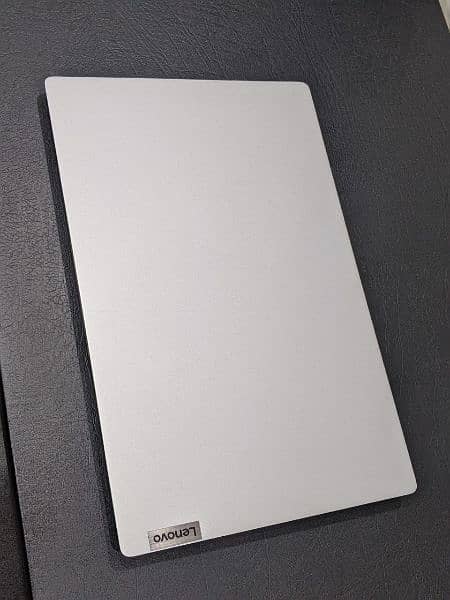 Lenovo Ideapad LTE 8/258 GB Snapdragon 8C 2.4 GHz 2