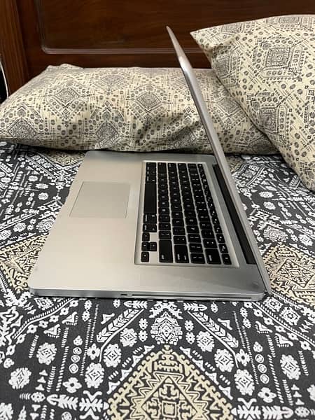 Macbook Pro 15 inch late 2011 Core i7 4