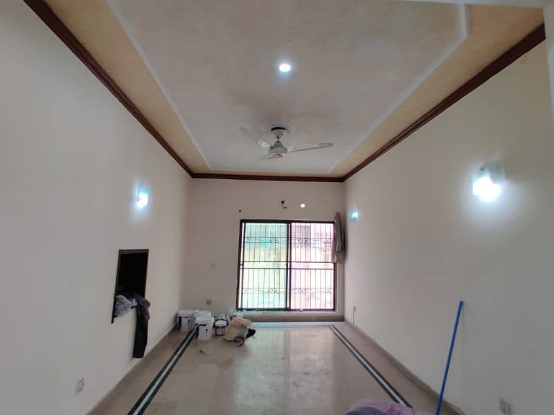 1 Kanal Double Unit House For Rent in Phase 4 DHA Lahore Low Rent Price (Original Images) 4