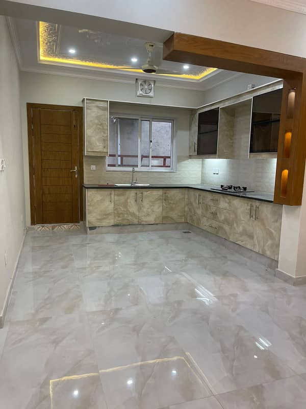 10 Marla D ESIGN E AR H OUSE For Sale in Bahria town phase 8 E Block 26