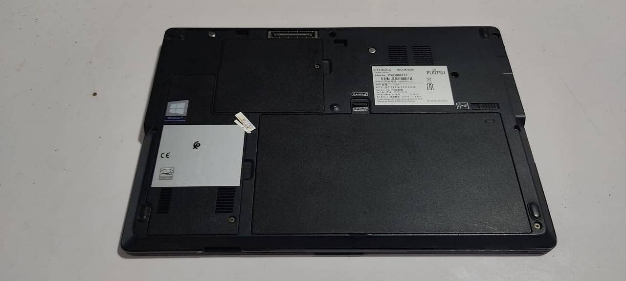 Fujitsu Made in Japan 8gb Ram, 256gb SSD 11