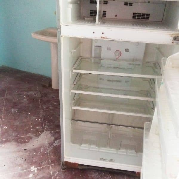 fridge and refrigerator ((available)) 9