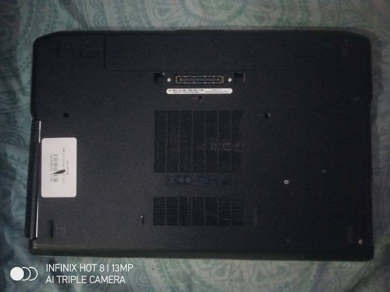 dell laptop with 8gn ram ssd+hhd 0