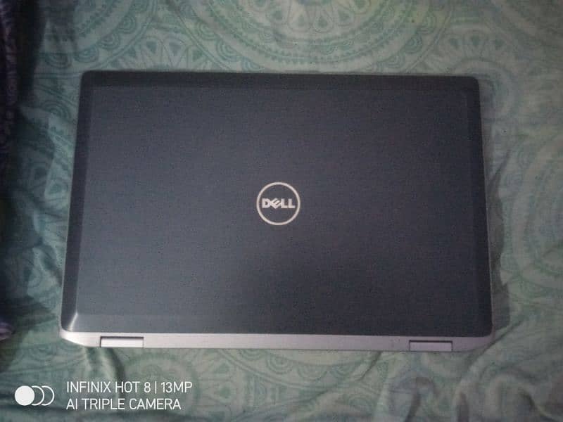 dell laptop with 8gn ram ssd+hhd 2