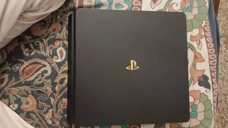 PS4 Slim 500gb with One Original Controller 1