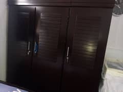 3 door kind size wardrobe chocolate lusted colour