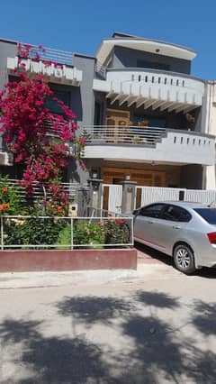 10 Marla Used House For Sale In G-13-3 Islamabad