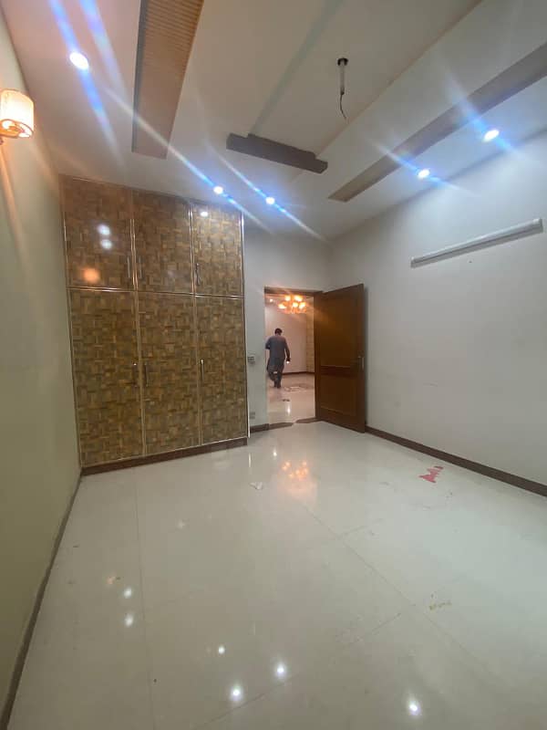 5 marla lower portion for rent in military account society main college road lhr 1