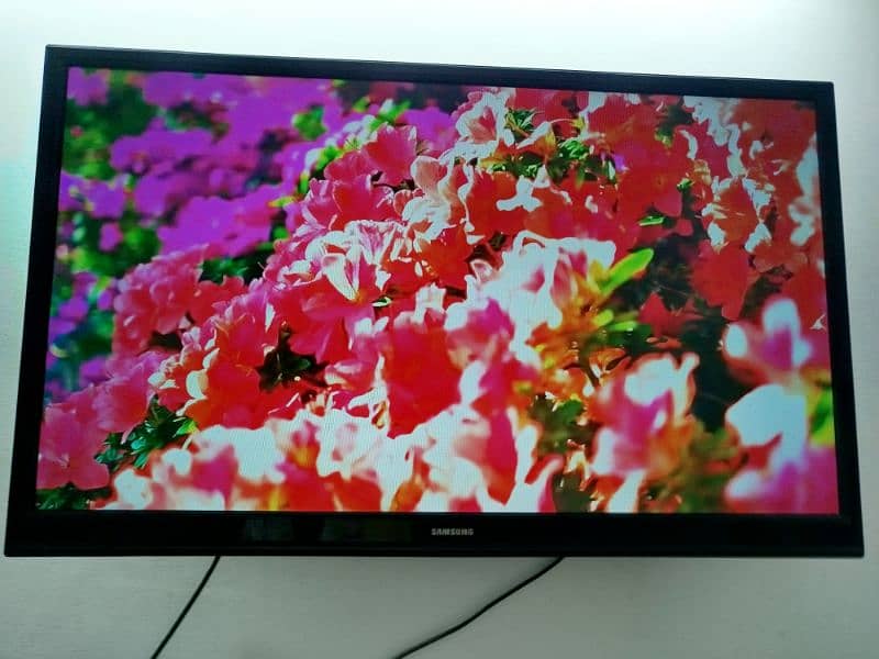 Samsung 32" FHD 1080P LED TV + Mi box 4K Ultra HDR | Android Smart TV 4