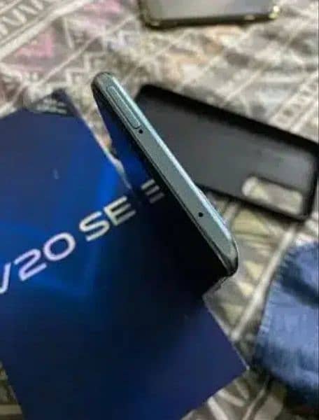 V 20 se looks like new 9.5/10 condition 5
