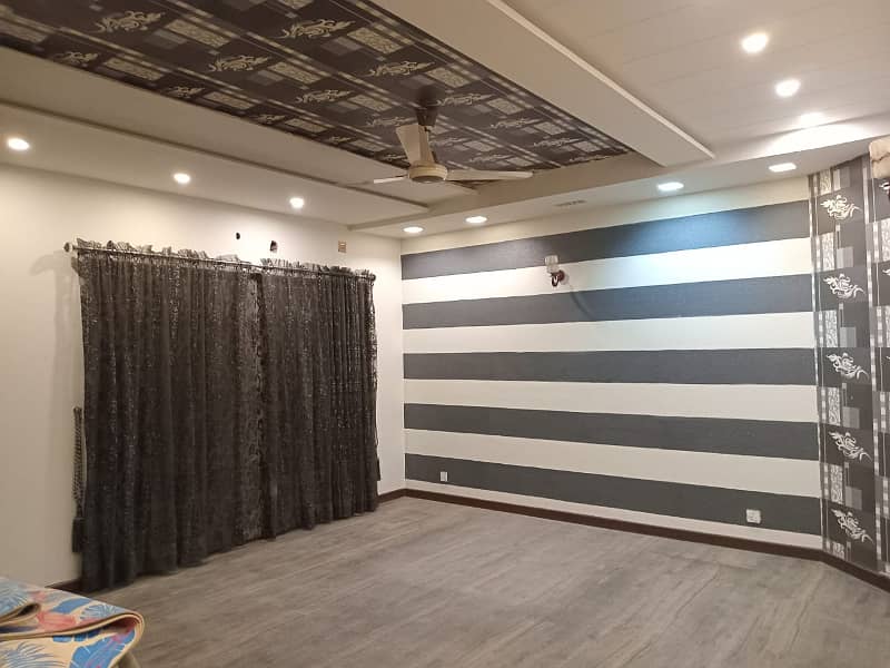1kanal saprate upper portion for rent in cavalry ground 0